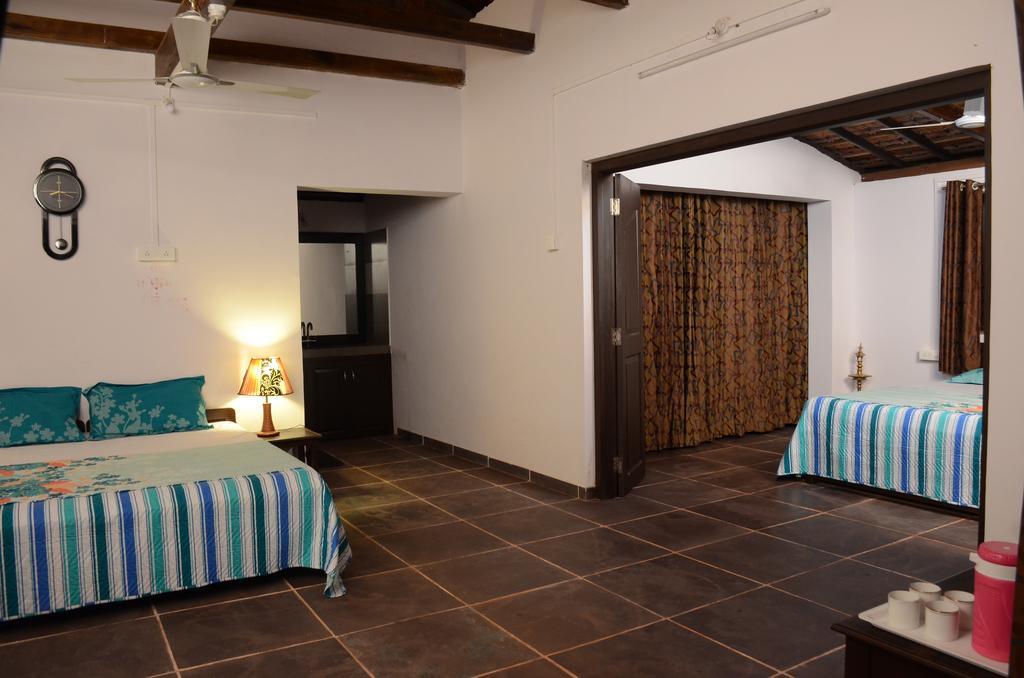 Beachfront Villas Ganpatipule Szoba fotó